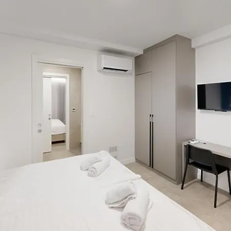 Calypso Apartment *