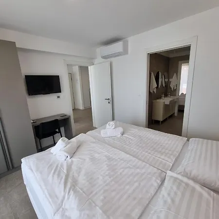 Calypso Apartment
