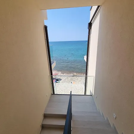 Calypso Apartment *